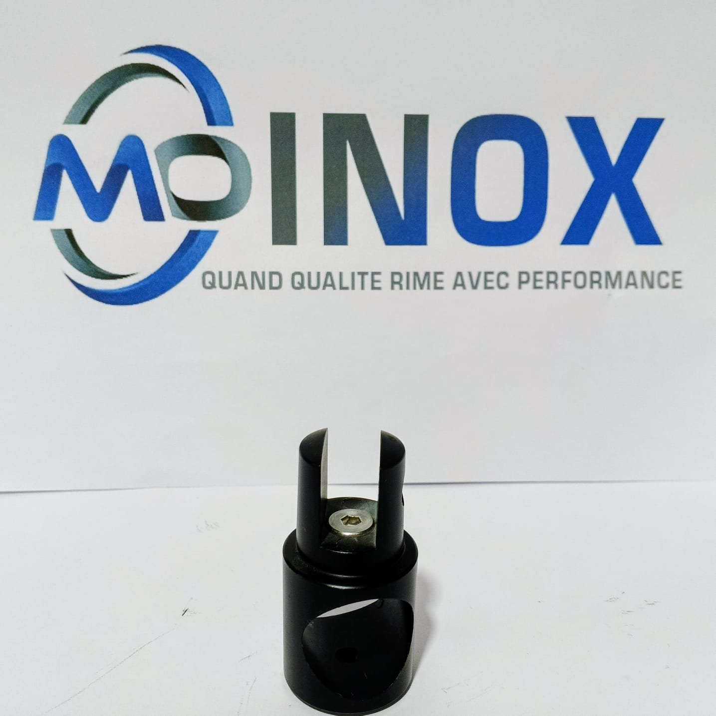 Adaptateur plastique pour tube