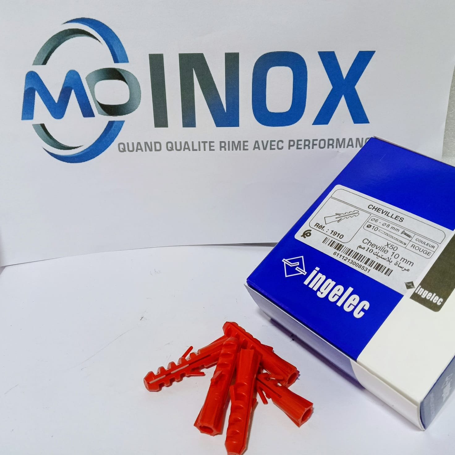 Chevilles plastiques rouges