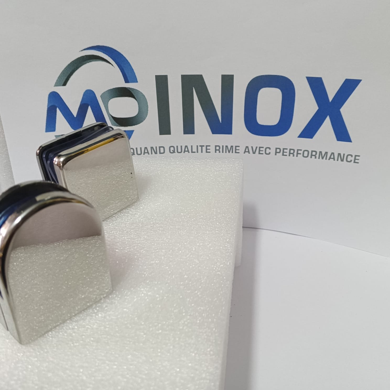 Pièces d’assemblage inox courbées